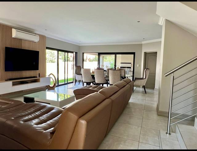 4 BEDROOM HOUSE FOR SALE IN LOMBARDY ESTATE